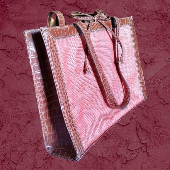 Liz Clayborn Large Pink Tote Bag - Picture 1 of 6